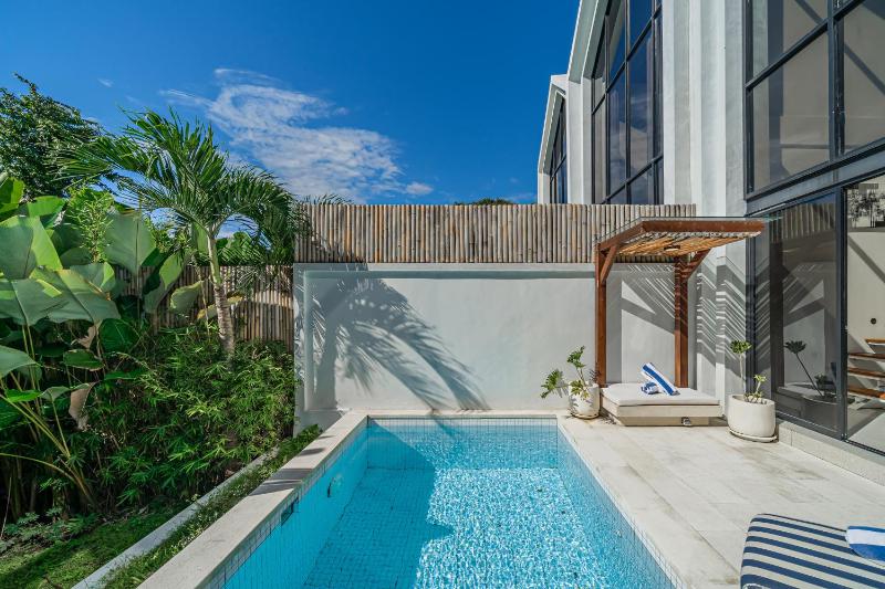 Garita - New Sleek 2BR Canggu Villa 10 Mins to Beach Life! - image 45