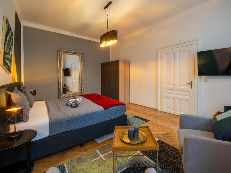 Studio with Kitchen near Naschmarkt & U4 Metro - image 13