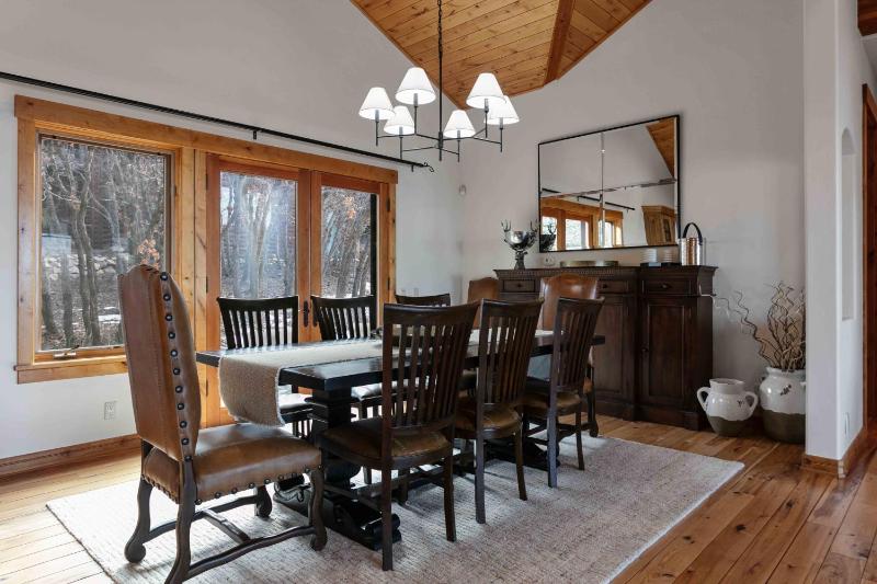 5BR Retreat with Hot Tub at Deer Valley Base condo - image 29