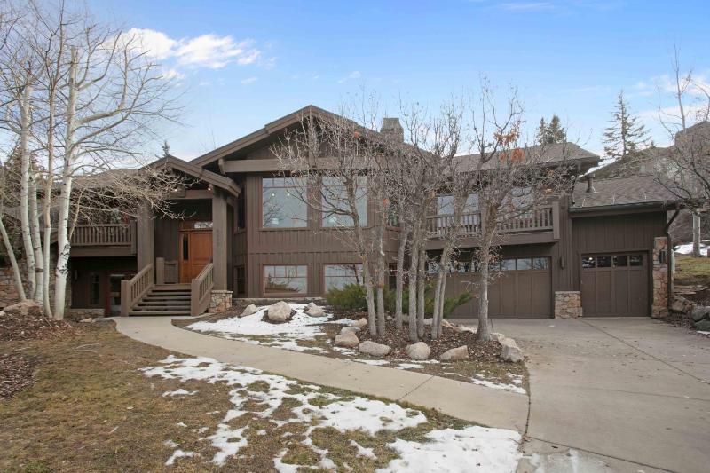 5BR Retreat with Hot Tub at Deer Valley Base condo - image 2