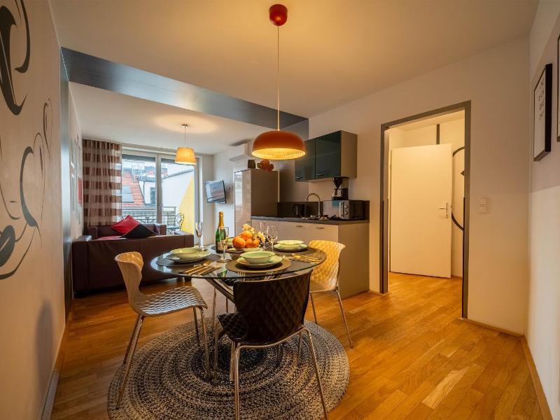 2 Bedroom Apartment with Terrace near Naschmarkt Metro U4 - image 14