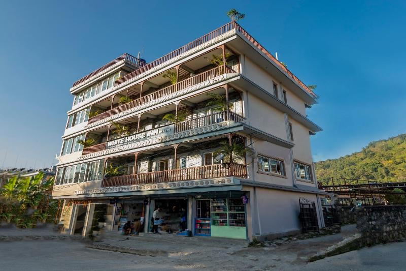 OYO 254 White House Inn - image 16