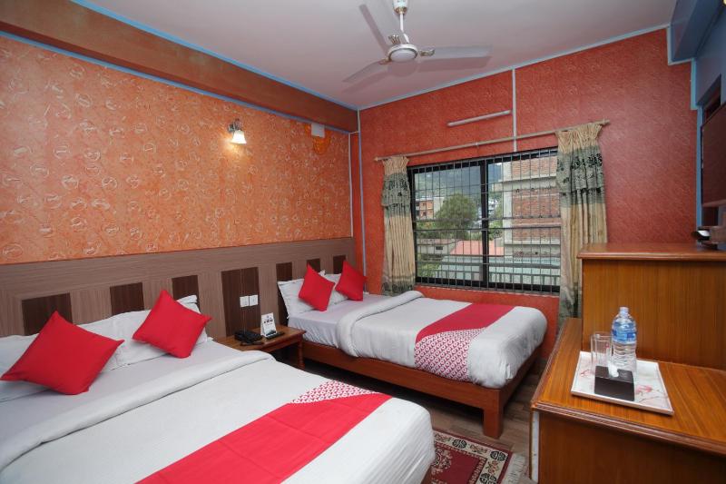 OYO 618 Hotel Middle Point - image 1