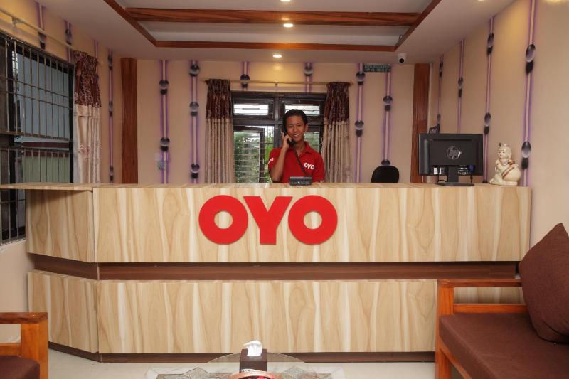 OYO 618 Hotel Middle Point - image 9