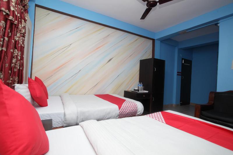 OYO 618 Hotel Middle Point - image 13