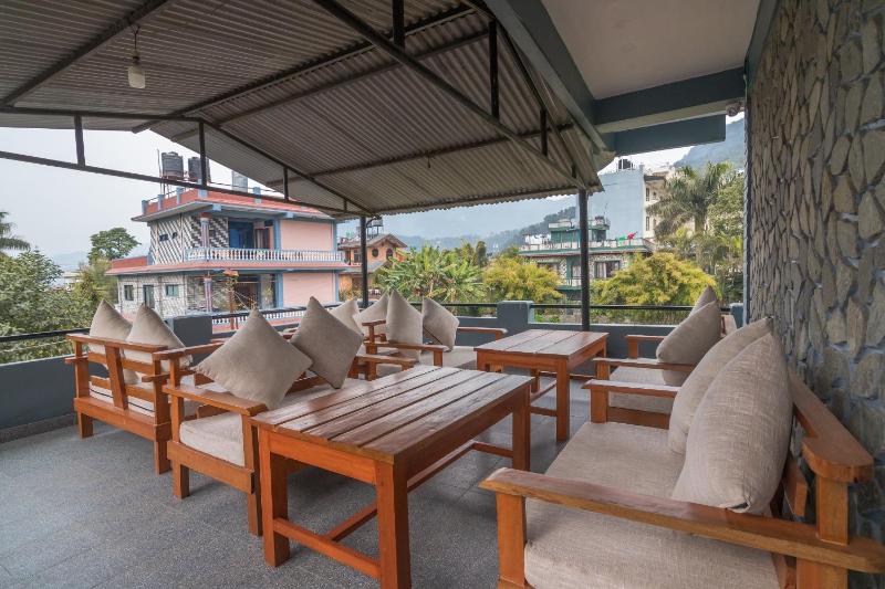 OYO 762 Hotel Middle Sky - image 15