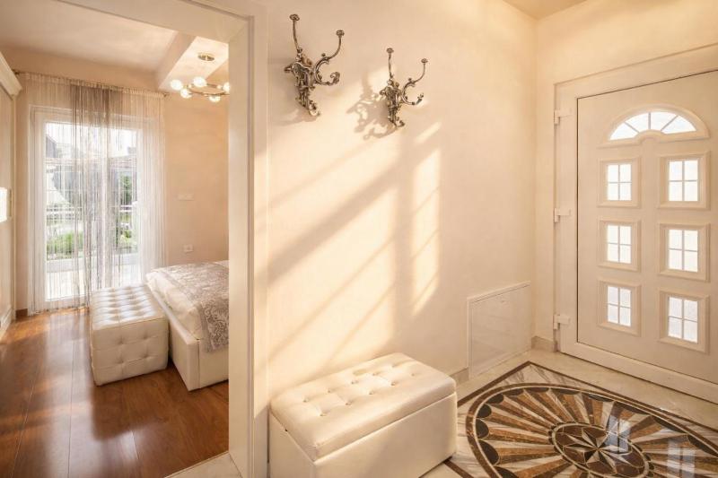 VILLA de LUXE - image 3