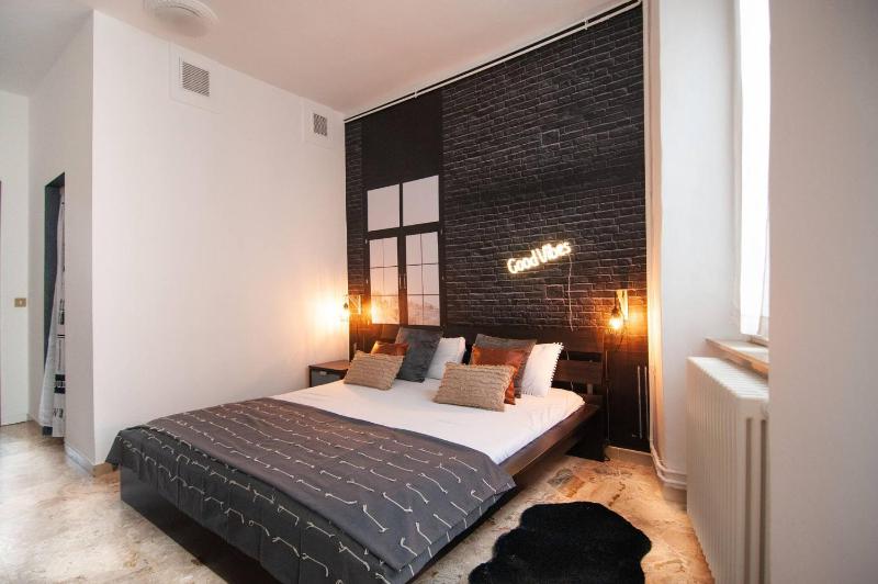 New York Style 2 Bed - image 26