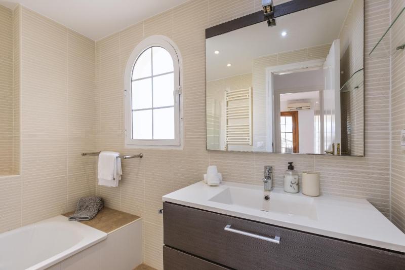 La Isla Penthouse - image 8