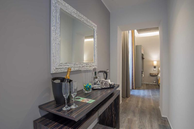 Superior Double or Twin Room image 4