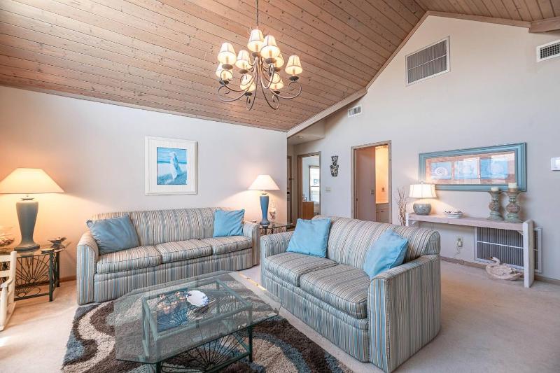 Ocean Song - 2 Bedroom Oceanfront Penthouse Condo in Kill Devil Hills Spacious Layout - image 24