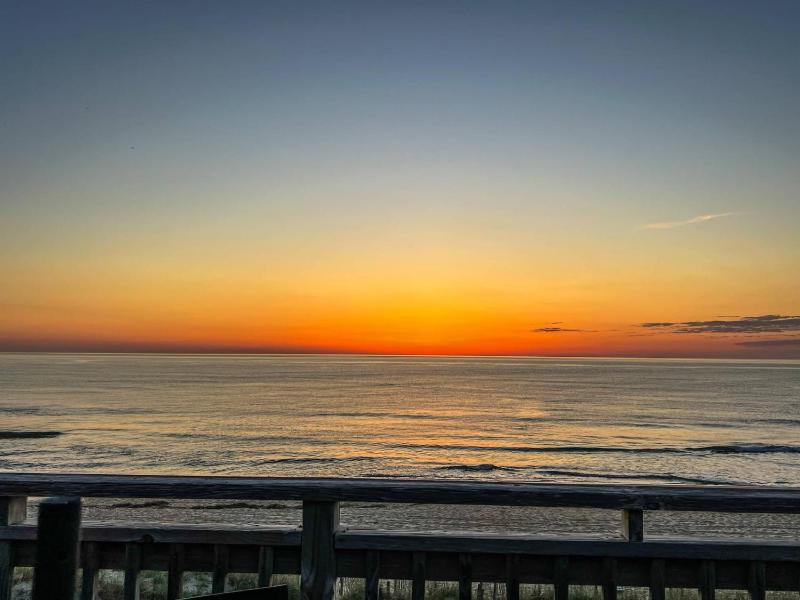 Ocean Song - 2 Bedroom Oceanfront Penthouse Condo in Kill Devil Hills Spacious Layout - image 11