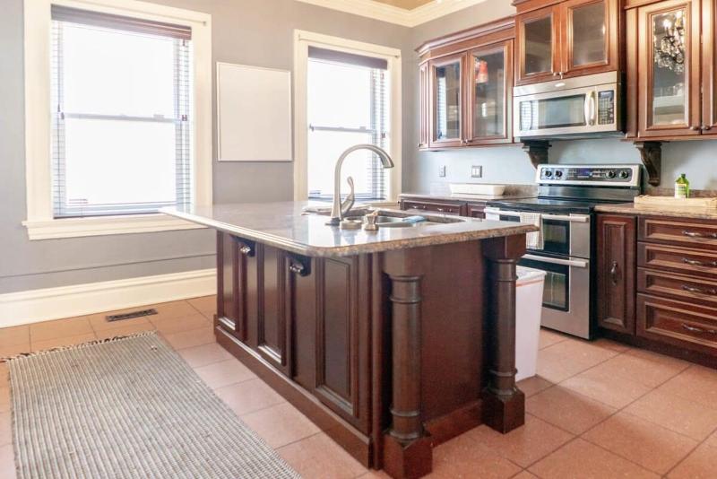 Posh 4 floor Soulard Family Home ABODEbucks - image 12