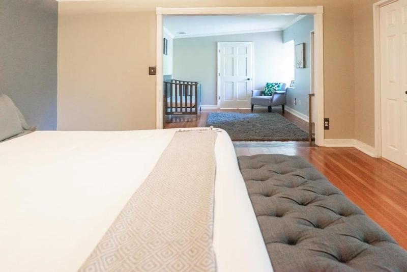 Posh 4 floor Soulard Family Home ABODEbucks - image 10