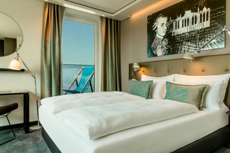 Motel One Salzburg-Mirabell - image 14