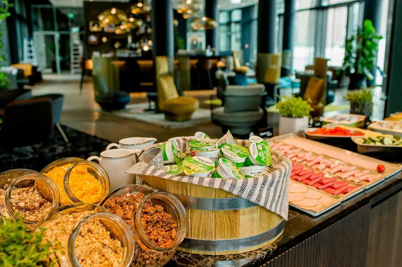 Motel One Köln-Messe - image 13