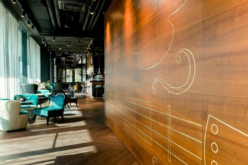Motel One Salzburg-Mirabell - image 9