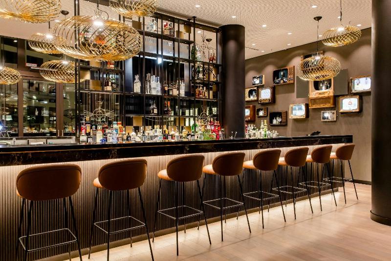 Motel One Köln-Messe - image 5