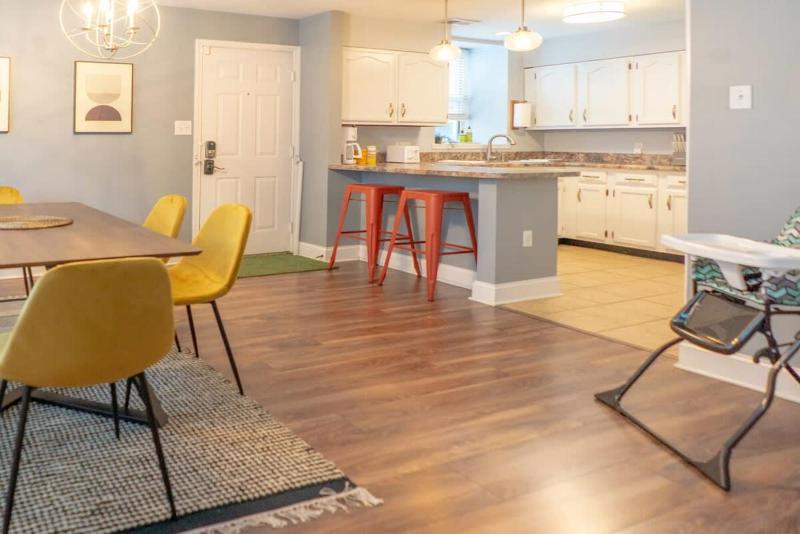 Lovely CWE 2BR with Private Parking ABODEbucks - image 13