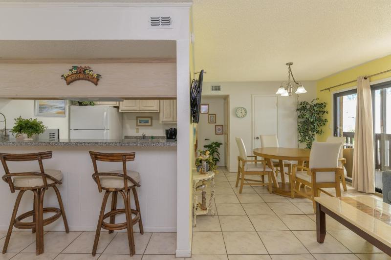 Tiki 218 - Close to the Beach 1BR Condo Sleeps 4 - image 9