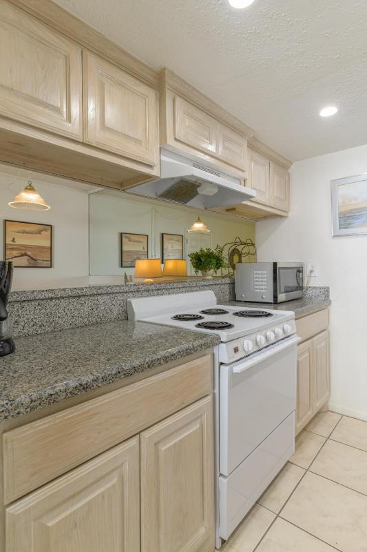 Tiki 218 - Close to the Beach 1BR Condo Sleeps 4 - image 33