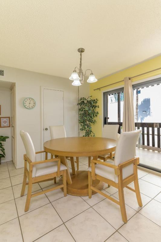 Tiki 218 - Close to the Beach 1BR Condo Sleeps 4 - image 5