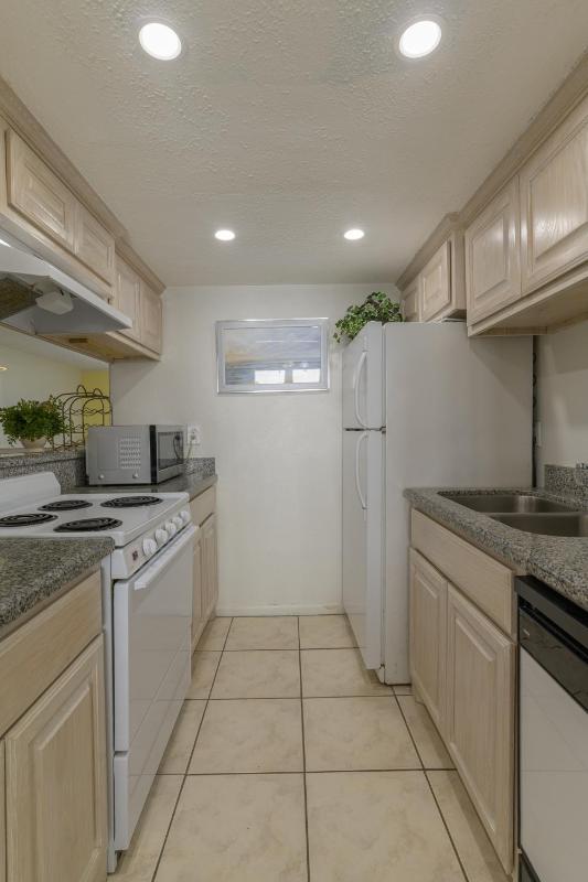 Tiki 218 - Close to the Beach 1BR Condo Sleeps 4 - image 26