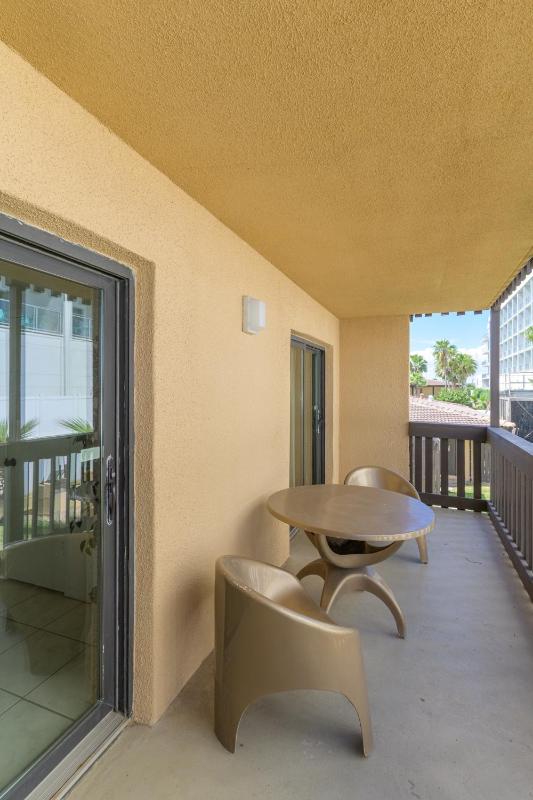 Tiki 218 - Close to the Beach 1BR Condo Sleeps 4 - image 17