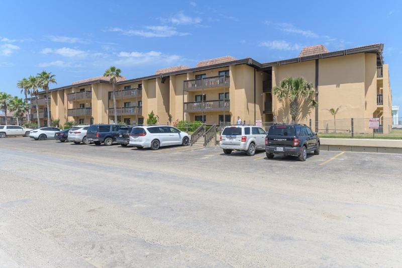 Tiki 218 - Close to the Beach 1BR Condo Sleeps 4 - image 42