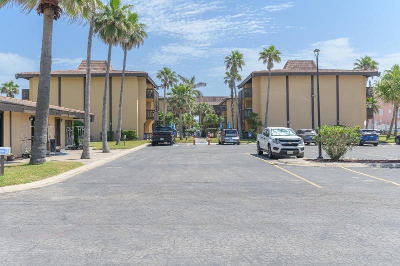 Tiki 218 - Close to the Beach 1BR Condo Sleeps 4 - image 47