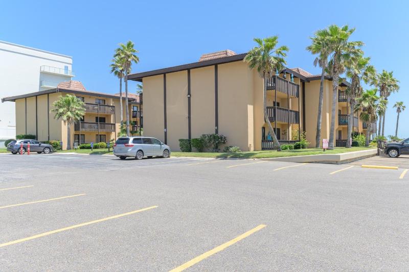 Tiki 218 - Close to the Beach 1BR Condo Sleeps 4 - image 44