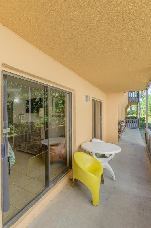 Tiki 112 - Beachfront 1BR Condo with Pool Access - image 9