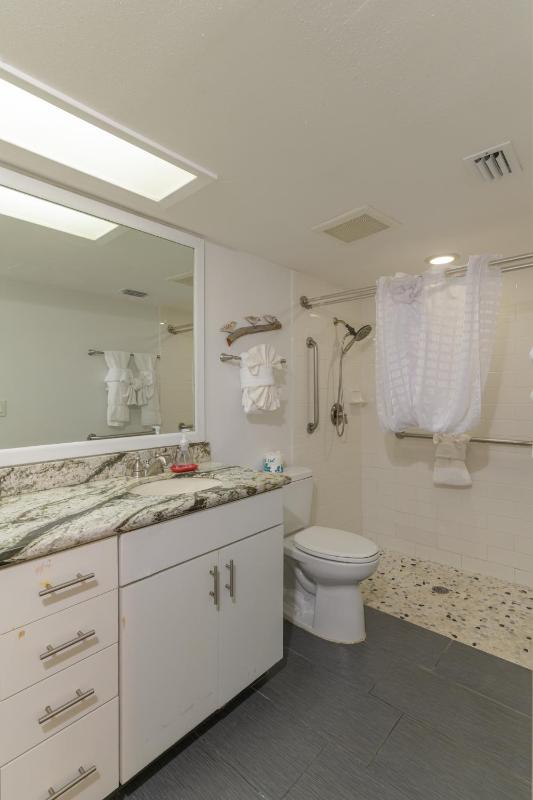 Tiki 149 - Spacious 2BR Condo with Walk-In Shower - image 39