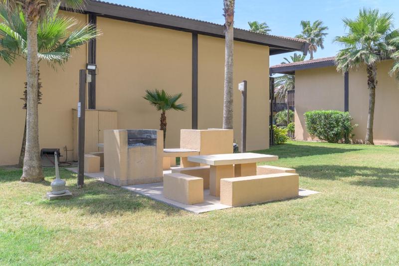 Tiki 149 - Spacious 2BR Condo with Walk-In Shower - image 37