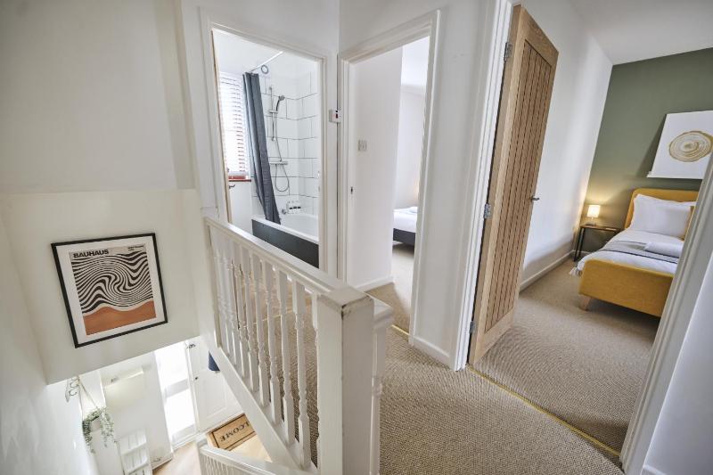 Sidney House - image 44