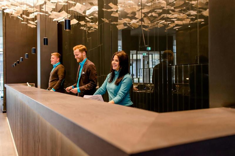 Motel One Frankfurt-Römer - image 11