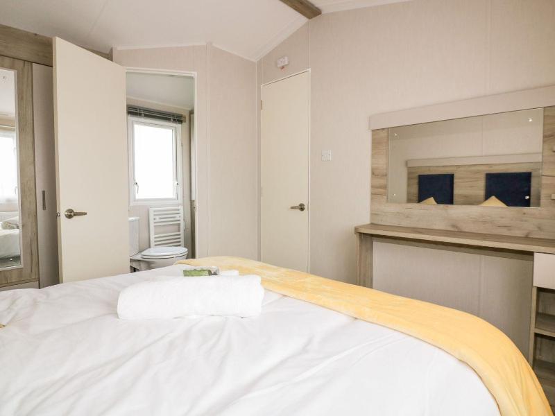 Barney's Retreat - image 8
