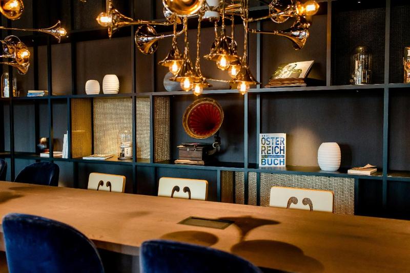 Motel One Salzburg-Mirabell - image 6