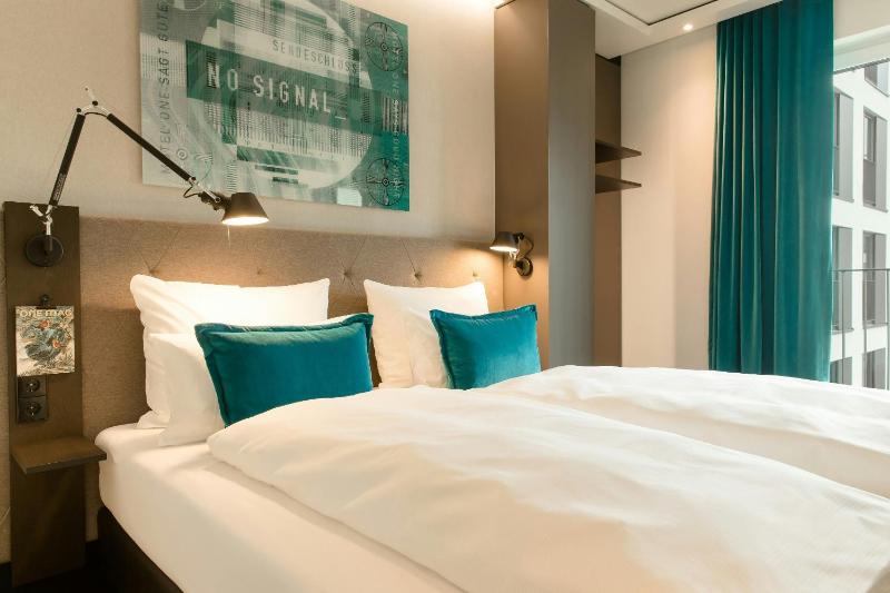 Motel One Köln-Messe - image 6