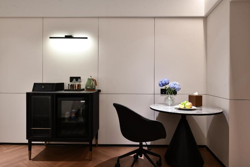 Intercity Hotel Shenzhen Futian Huaqiang North - image 9