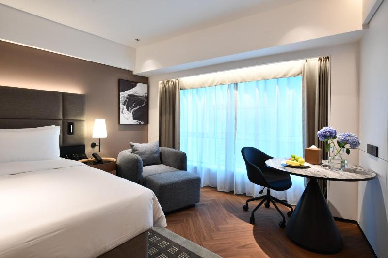 Intercity Hotel Shenzhen Futian Huaqiang North - image 12