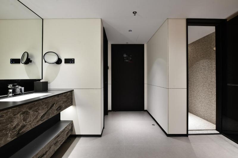 Intercity Hotel Shenzhen Futian Huaqiang North - image 11