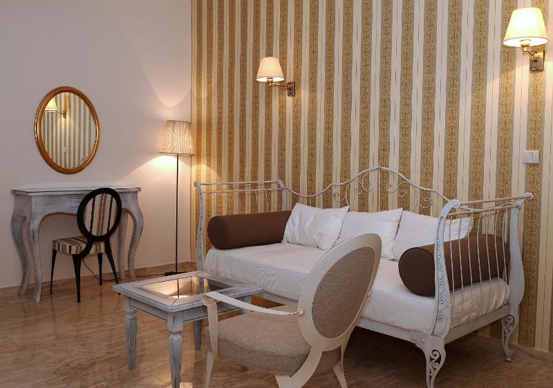 Suite with Sea View (2 -3 Adults) image 3