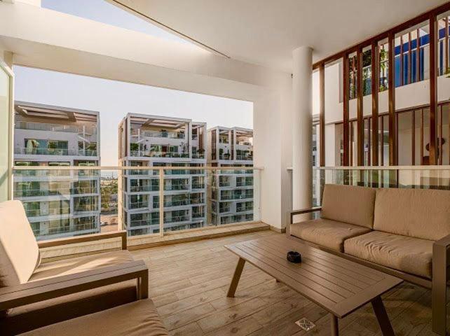 Redsearent suite with pool view - image 18