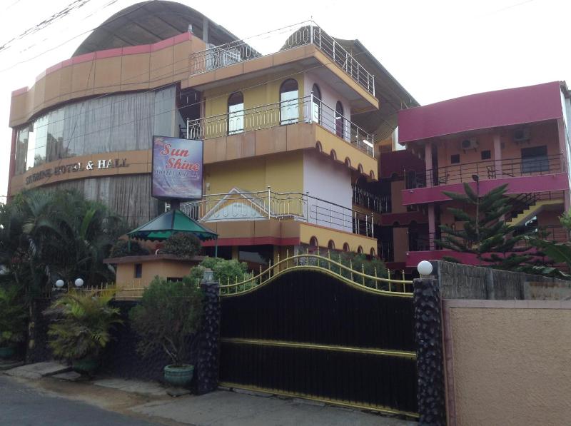 Sunshine Hotel - image 28