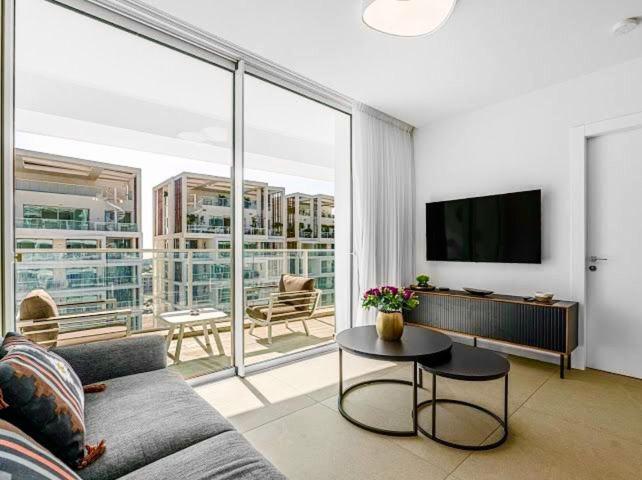 Redsearent suite with pool view 2 - image 13