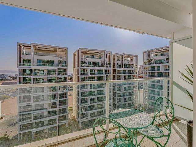 Redsearent suite with pool view 2 - image 12
