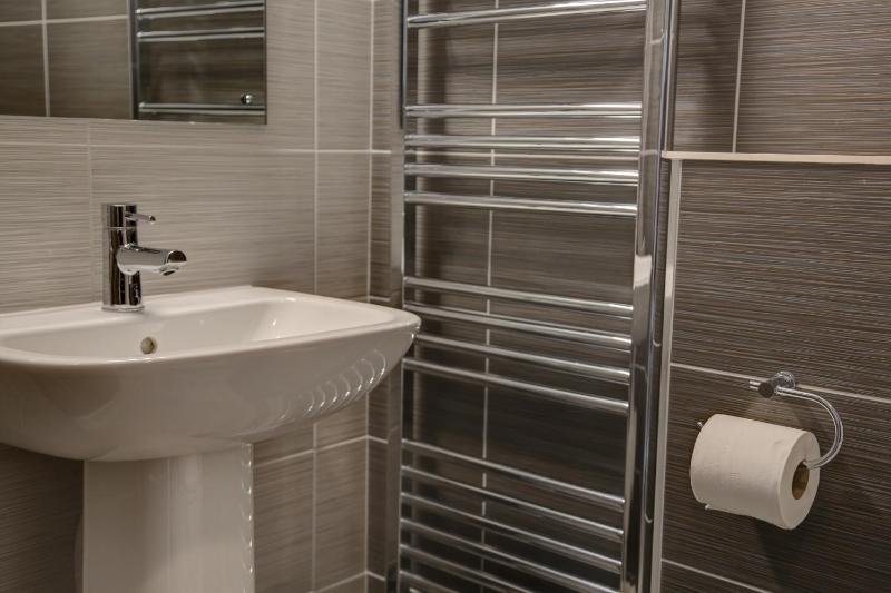 Standard Single Room image 3