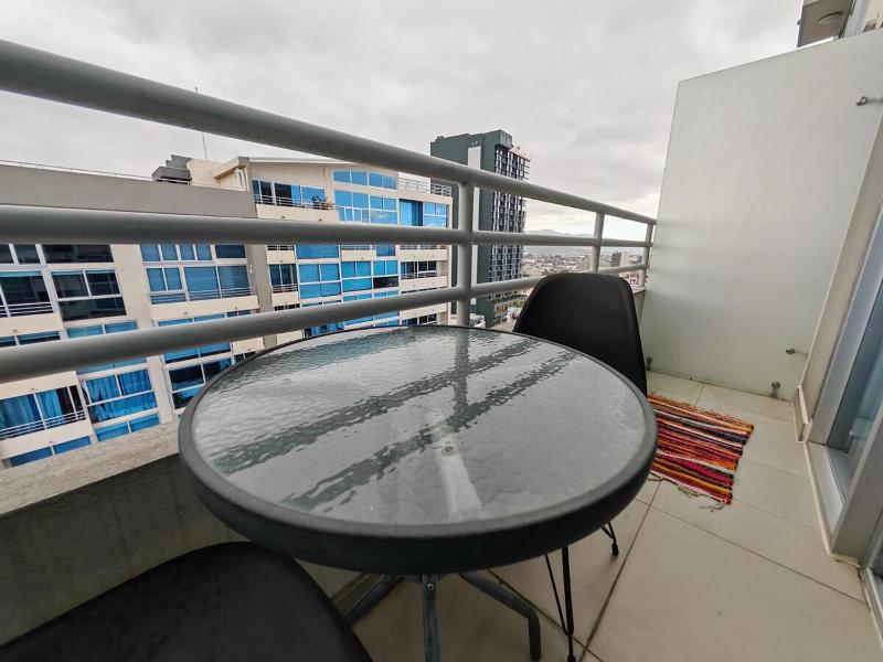 1702 Torres los Yoses cozy apartment on the 17th floor with balcony - image 10