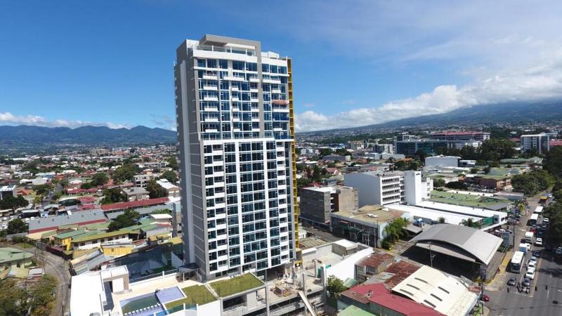 1702 Torres los Yoses cozy apartment on the 17th floor with balcony - image 12